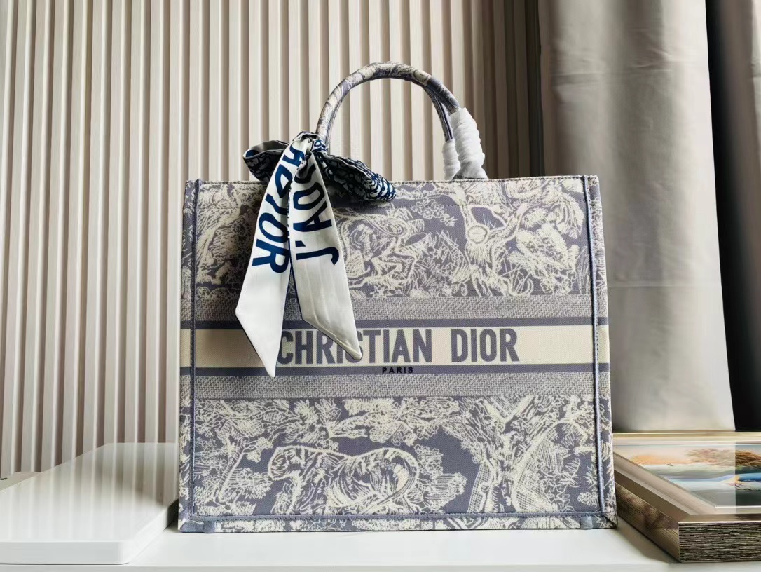 

Dior designer embroidery Book Tote Handbag printed embroidery with dust bag and silk scarf, Box 22*15 grey