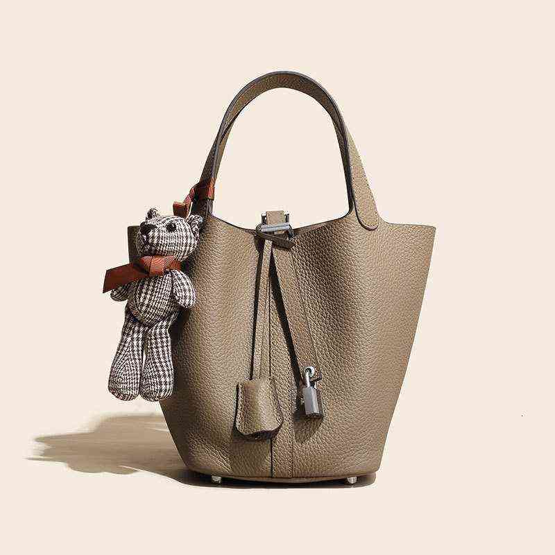 

Top Layer Togo Cowhide Leather Women's Bag Style Handbag Trend Classic h Family Vegetable Basket Portable Bucket Small, Black - topcoat togo leather