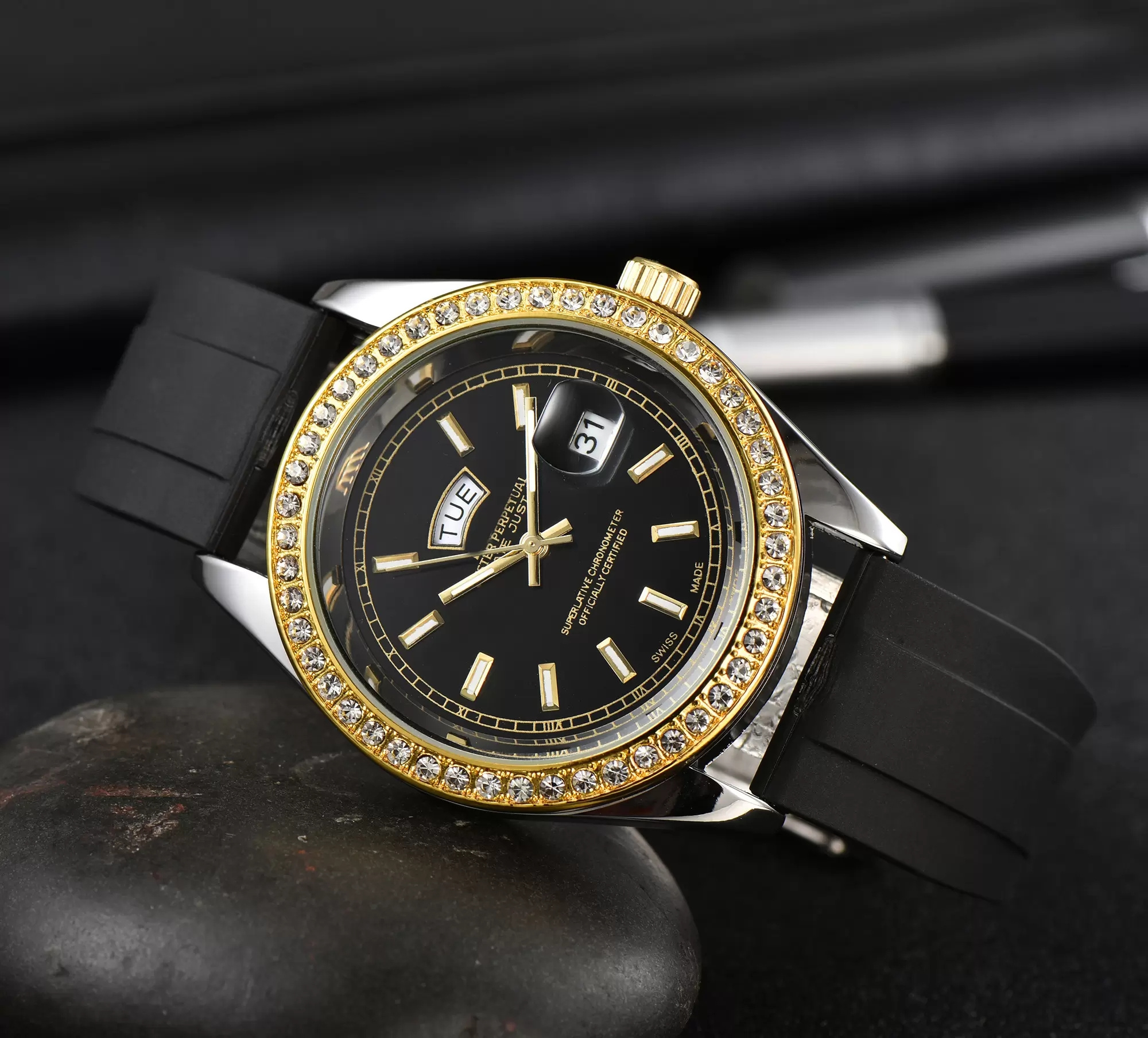 

2022 Woman Designer Luxury automatic watches mens fashion brand factory diamond watch lady mechanical high quality black tag wristwatches montre de luxe