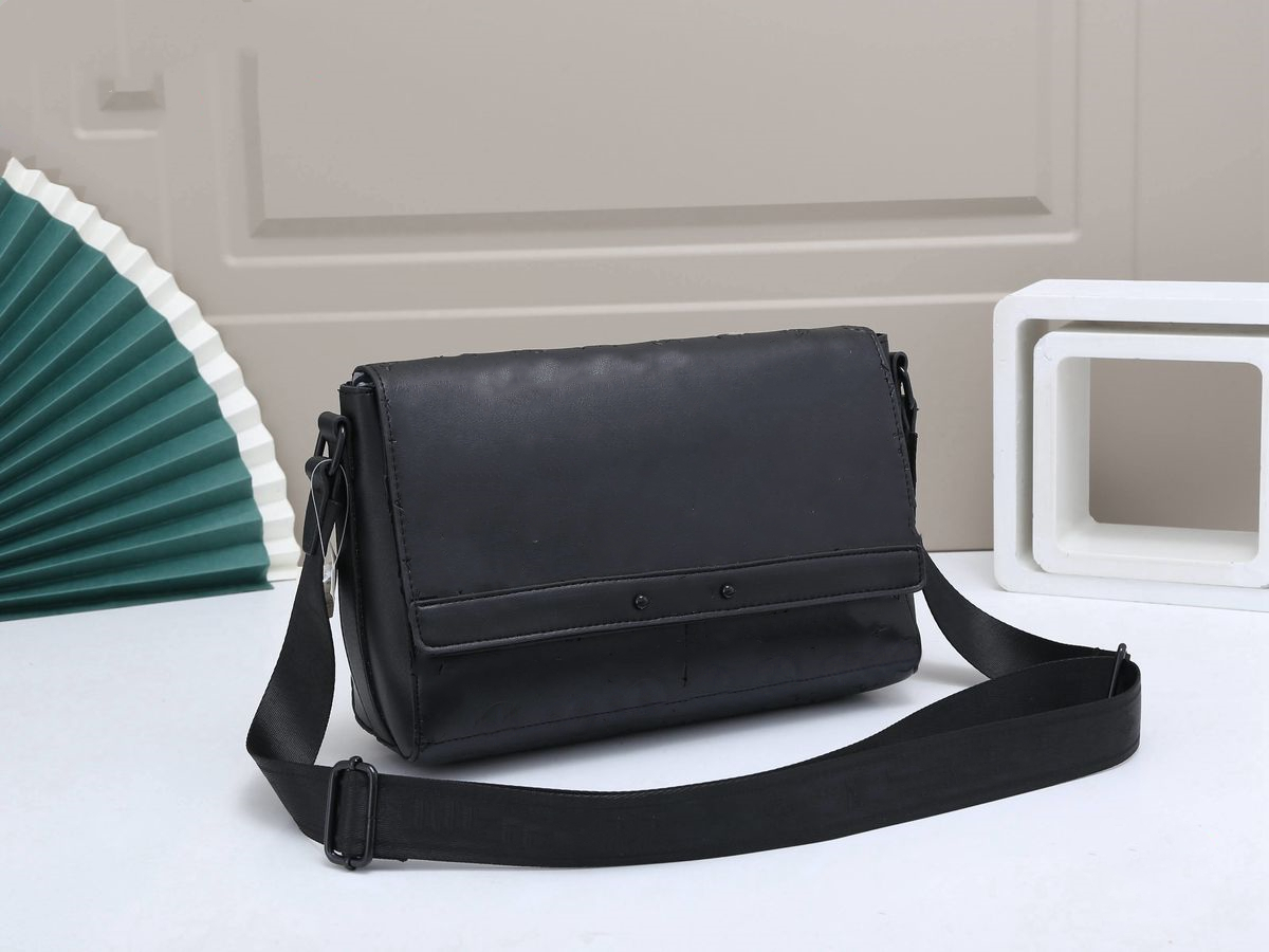 

2022 Fashion Men's Latest Edition Leather Bags Men Messenger Bag Fashions Casual Shoulder messenger Bag's 936
