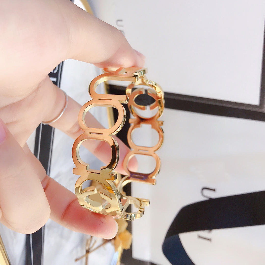

Designer Branded Bracelets Women Bangle Luxury 18K Gold Plated Designer gorgeous Letter Stainless steel Wedding Lovers Gift Bangles Jewelry S013