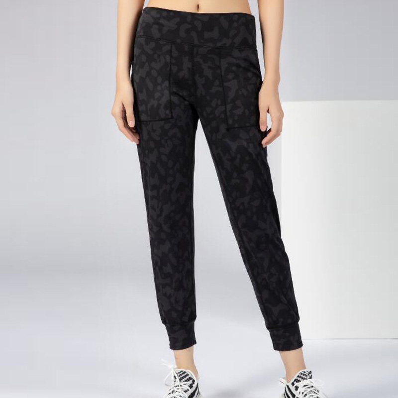 

Nakedfeel Fabric Loose Fit Sport Yoga Pants Workout Joggers Women Butter Soft Elastic Workout Gym Leggings with Two Side Pocket, Black