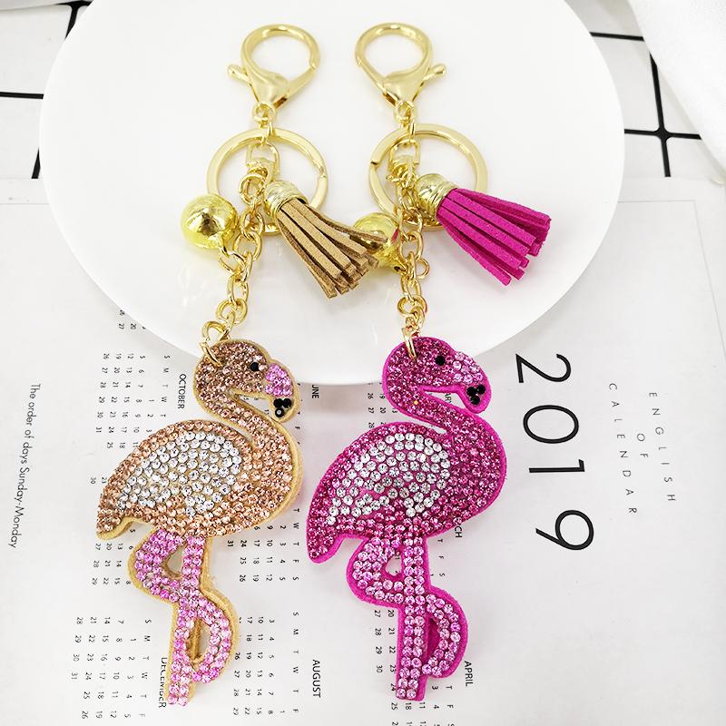 

Keychains Creative Korea Velvet Flash Flamingo Keychain Ladies Bag Tassel Pendant Mini Animal Car PendantKeychains