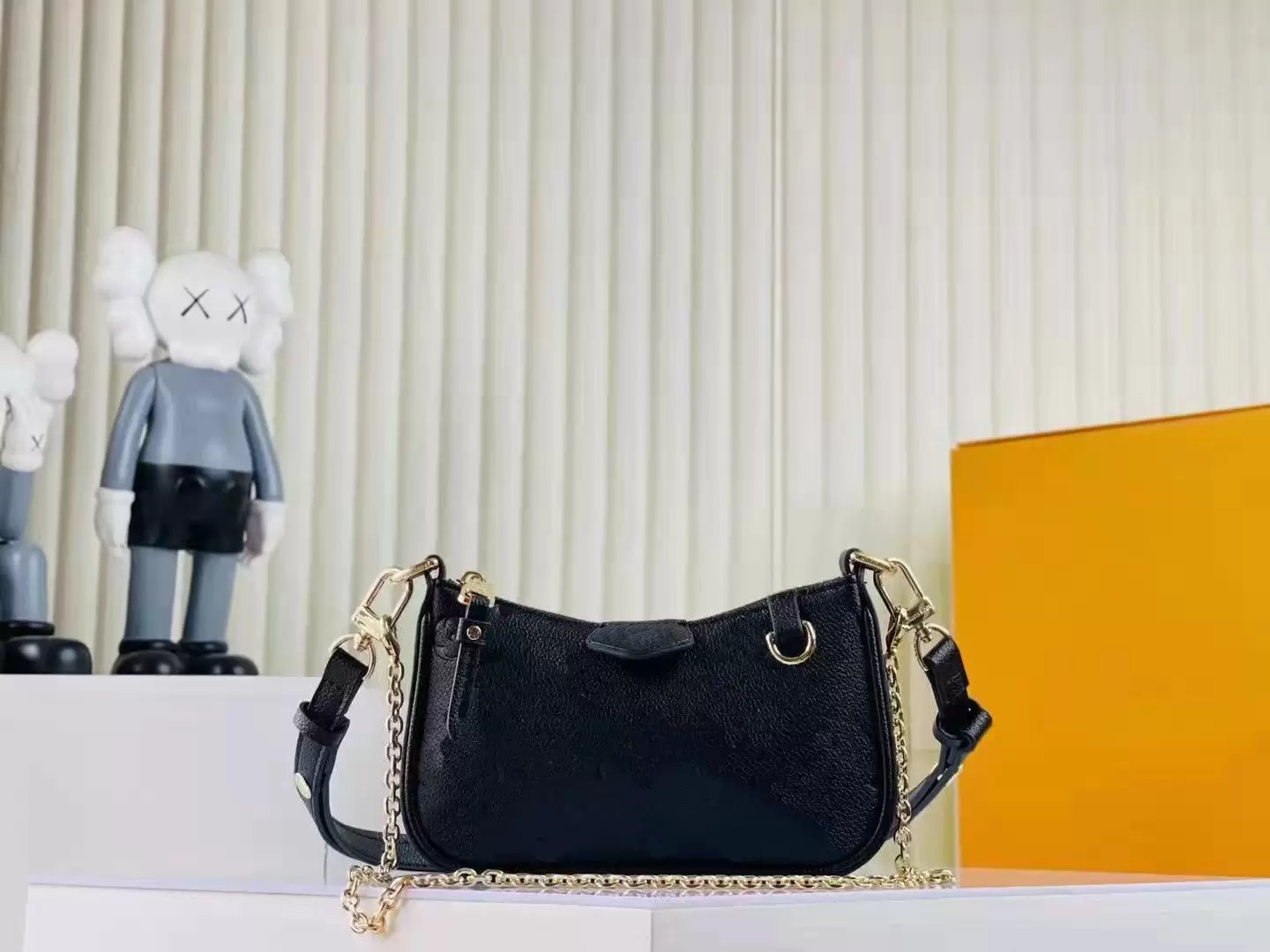 

Origina High Quality Monograms Embossed Easy Pouch On Strap Bag Handbag Women Messenger Handbags Water Ripples Tote Pochette Chain Shoulder Crossbody Bags Wallets, Black