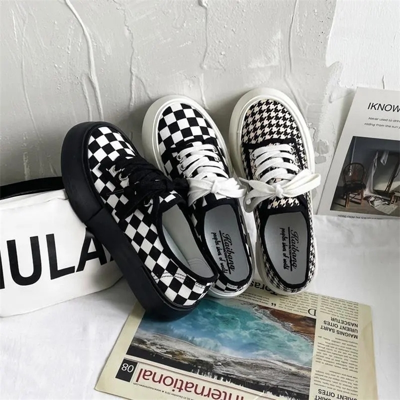 

Designer Checkerboard Plaid Canvas Shoes Women White Black Platform Espadrilles Sneakers Fashion Harajuku Casual Lace Up Flats 220616