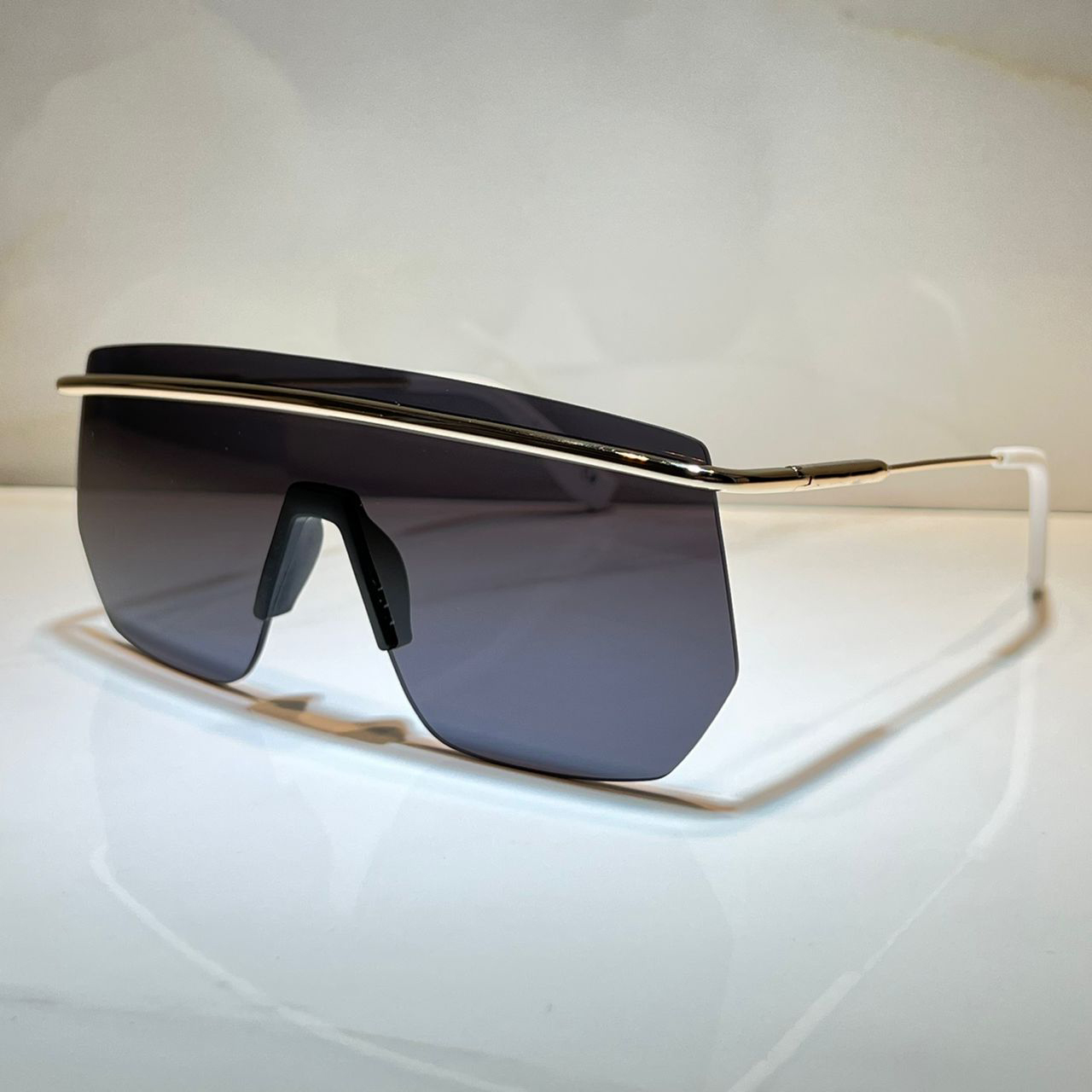 

Sunglasses For Women Men Summer MOTION M11 Style Anti-Ultraviolet Retro Plate Rectangular Frameless Random Box