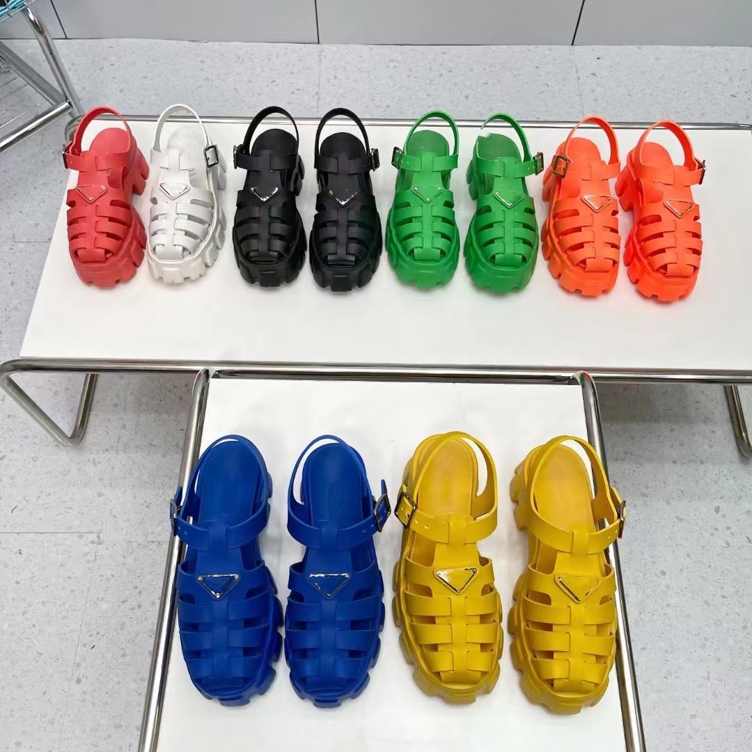 

High Quality New Sandals for Women Metal buttons Sandal Designer 100% leather Heels Outdoor Summer platform Beach womens slipper comfort large size 35-42 with box