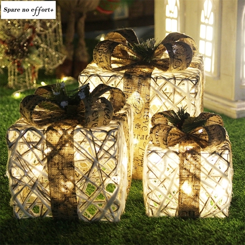 

Christmas Decoration Three-piece Gift Box Christmas Tree Ornaments Luminous Iron Art Home Outdoor Christmas Decorations Mall 220316