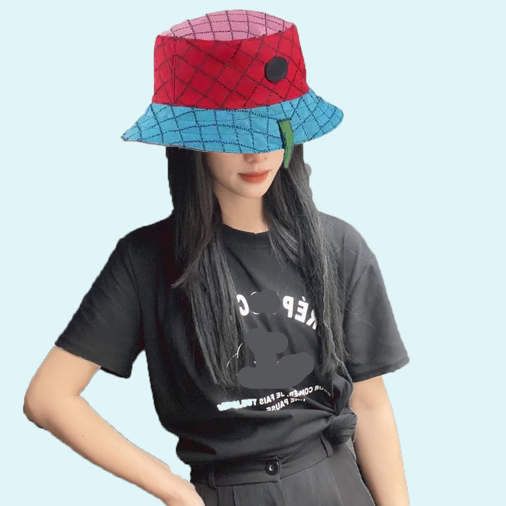 Chapeau de seau à double face à la mode Sangle Casquettes réglables Chapeaux à larges bords de designer Lettre complète imprimée Arc-en-ciel Casq