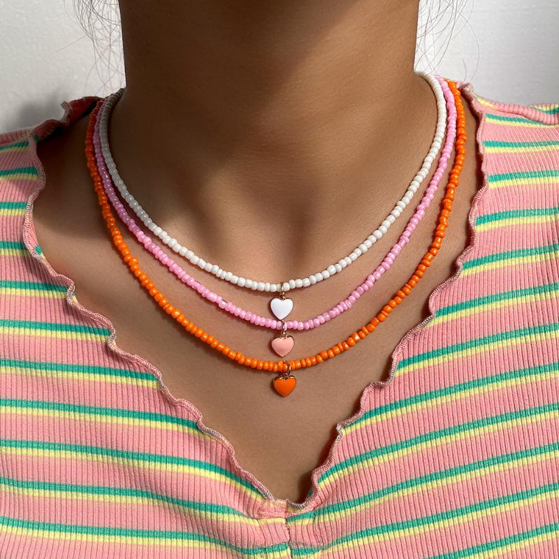 

Chains Fashion Heart Pendant Simple Seed Beaded Choker Necklace For Women Colorful Rice Beads Short Collar Bohemia JewelryChains