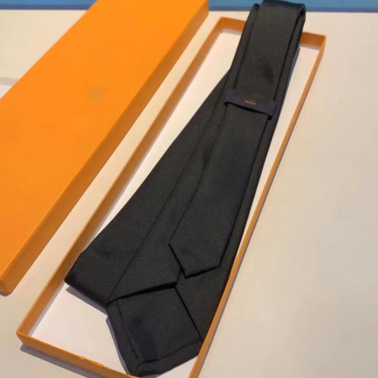 

Neck checkerboard Ties designervs for women mens designer Ljia skinny tie 8cm narrow version of the British gift box tie marriage work original packaging-5 Pure black