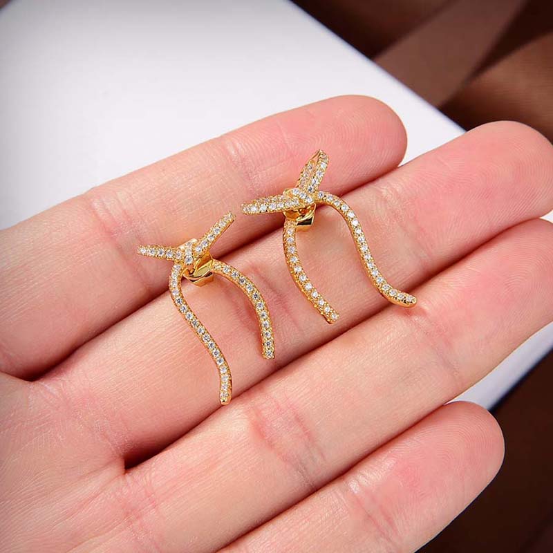 

New Designer Classic Bow Earrings Fashion Diamonds Studs Stainless Gold Plated Stud Earrings For Women Party Gifts