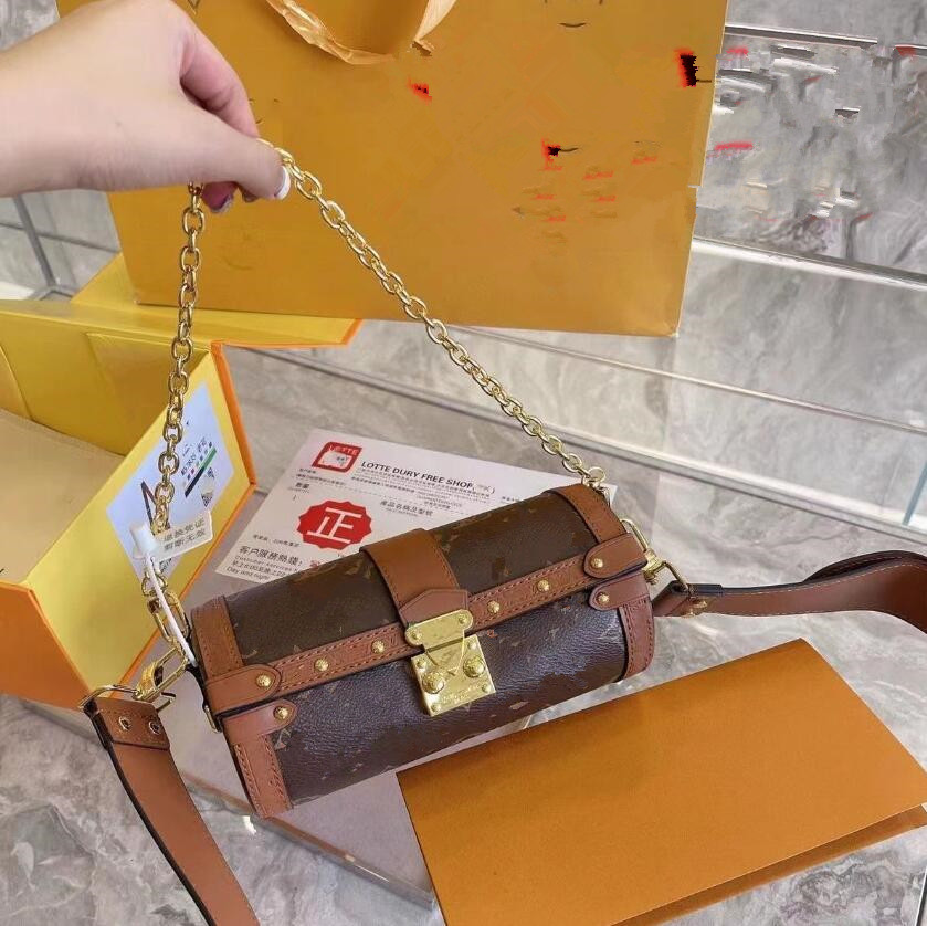

Designer Letter Women Messenger Bags Boston Bag Famous Brand Women Wide Shoulder Straps Totes Luxury Handbags Ladies Purses Outer Cross Body, Brown letter