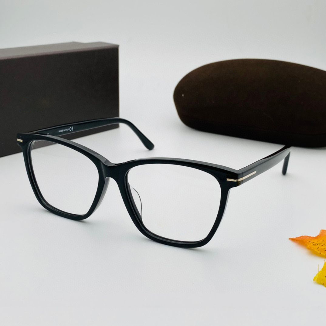 

Men and Women Eye Glasses Frames Eyeglasses Frame Clear Lens Mens and Womens 5762 Latest Selling Fashion Restoring Ancient Ways Oculos De Grau Random Matching Box
