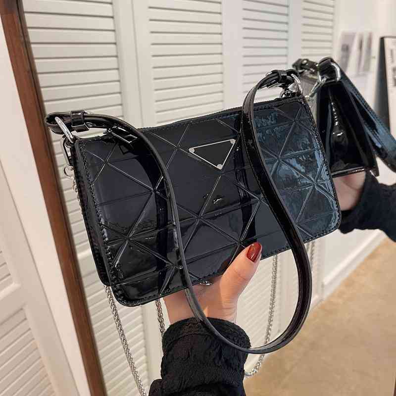 

Purses Outlet The new chain small square 2022 mirror laser underarm is simple and sling one shoulder oblique span women's bag, Black