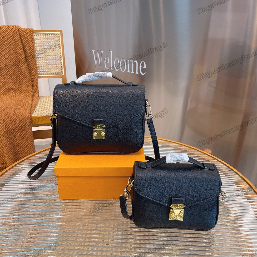 

Fashion Flight Mode Messenger Bag Flowers Gradient Navy Blue Perforated Monograms Pattern Crossbody Shoulder Bags Designers Handbags Purses