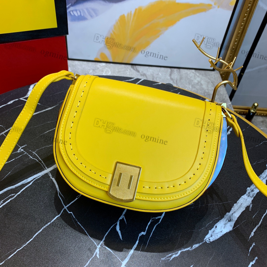 

Luxury woman designer handbags Vintage moonlight saddle bag High Quality Leather womens new one shoulder diagonal Fashion bags resin decorate 21x9x14cm, Hello