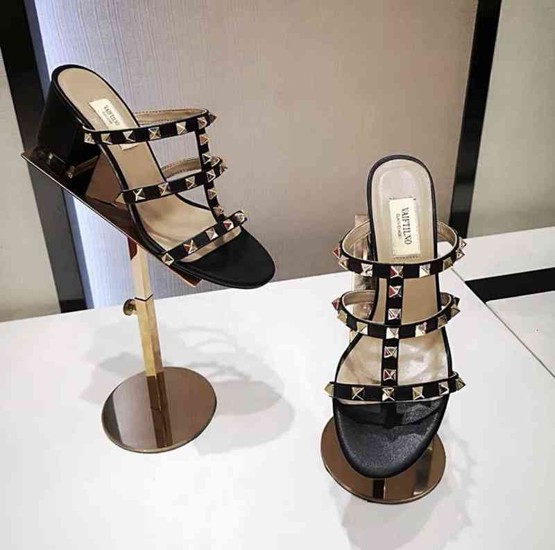 v Famille Rivet Pantoufles à talons hauts avec talons épais portez des sandales moyennes et liées à la mode noir pour femmes