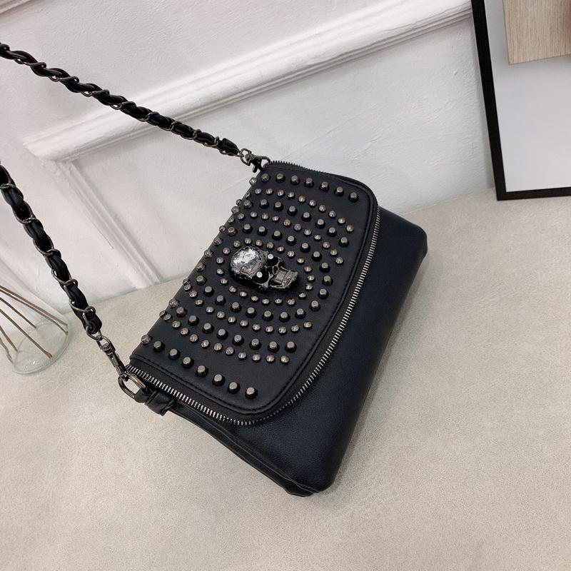 

Evening Bags Diinovivo Rivet Women Punk Skull Design Crossbody Bag Female Tote Rock Small Flap Chain Shoulder WHDV1997, Black