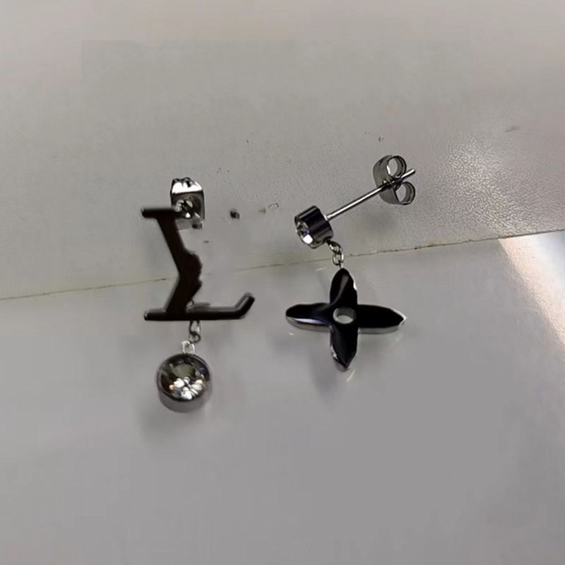 

Simple design NEW tiny 1.9cm*1.2cm stud letter 18K gold rose silver birthday diamond flower Earrings Hip Hop small Earring for Women Party Wedding jewelry Wholesale