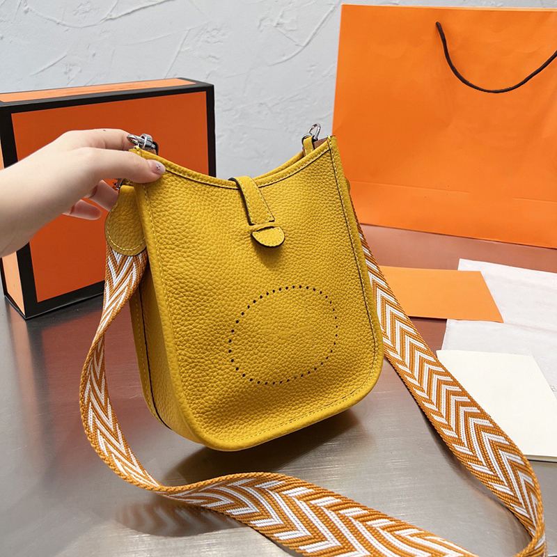 

Womens Evelyn Bucket Clutch Bags Ladies Horse Purses Classic Letter Logo Leather Handbags Hollow Out Messenger Shoulder Handbag leather Designers Crossbody Bag, ###