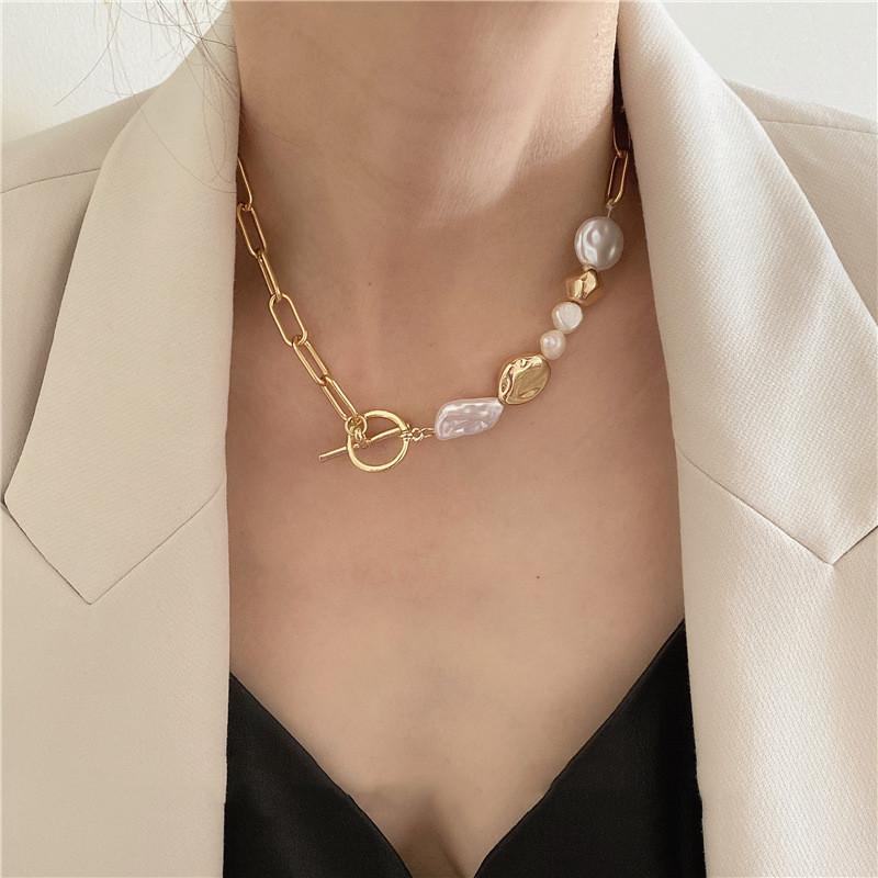 

Chokers Temperament Retro Irregular Pearl Link Chain Necklace For Women Korean Gold Color Metal Asymmetric Pendant NecklacesChokers