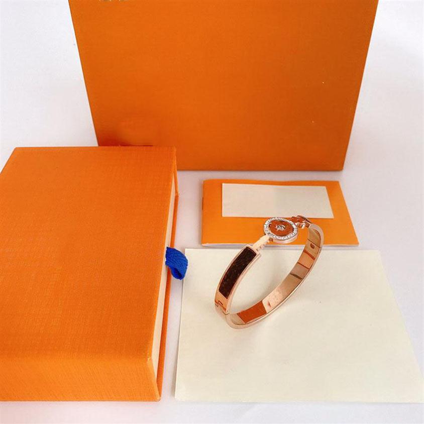 

Luxury Designer Fashion Bangle love bracelet high quality leather bag pendant couple top channel jewelry supply band Box295a