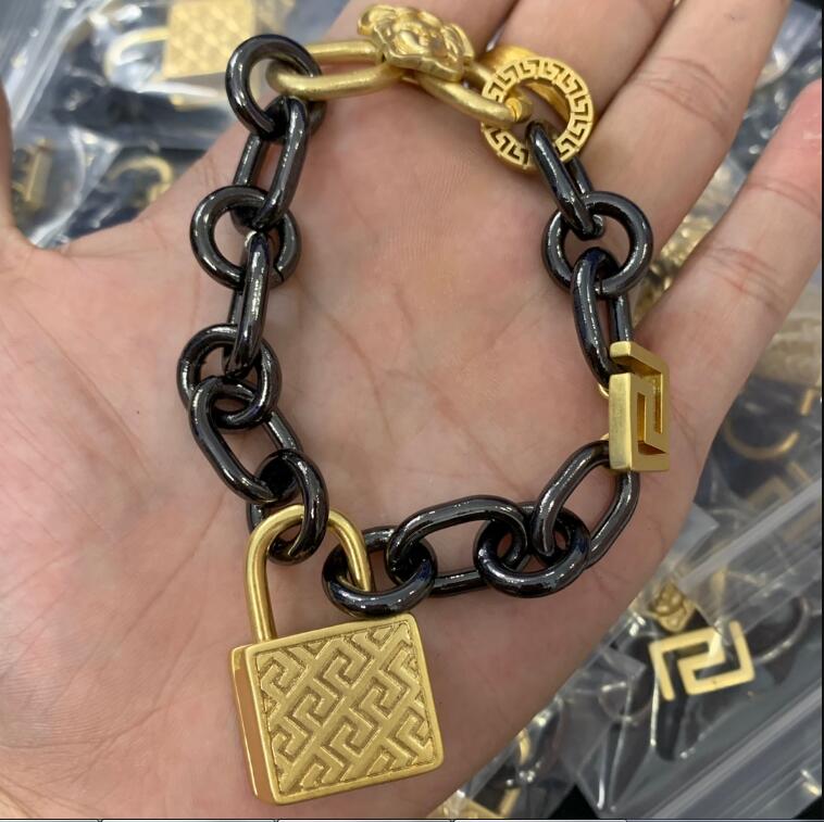 

NEW Designed Brass Black Link Bracelets Thick Chain Bangle Banshee Greece Meander Pattern Medusa Head Portrait 18K Gold Plated Womens Designer Jewelry b98