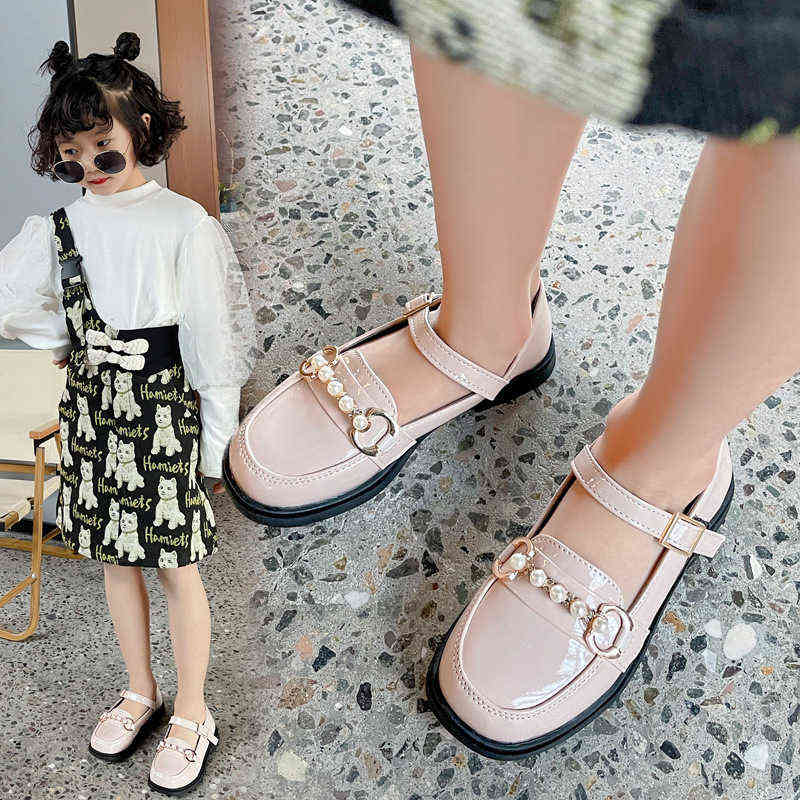 

Children's British Spring and Autumn Leather Shoes 2022 New Girls Pearl Casual Loafers with Pearls Shallow Mary Janes Fashion G220418, Beige