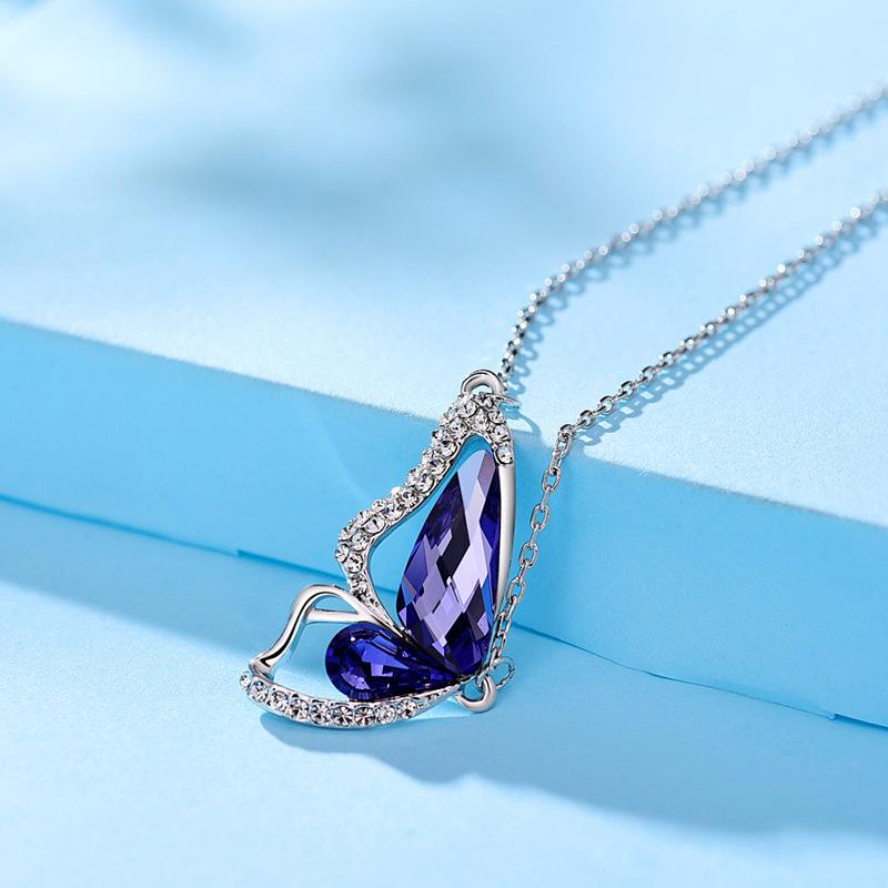 

Pendant Necklaces Fashion High-end Crystal Butterfly NecklacePendant