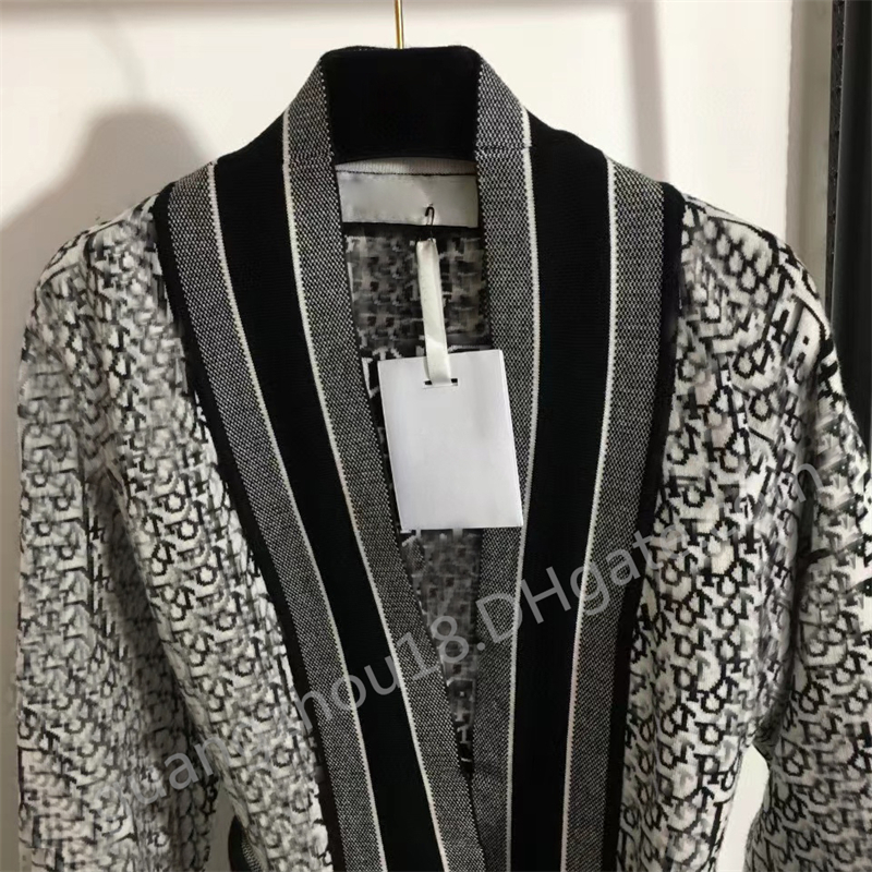 

Black Print Style Medium Length Cardigan Pajamas Robe for Women Men