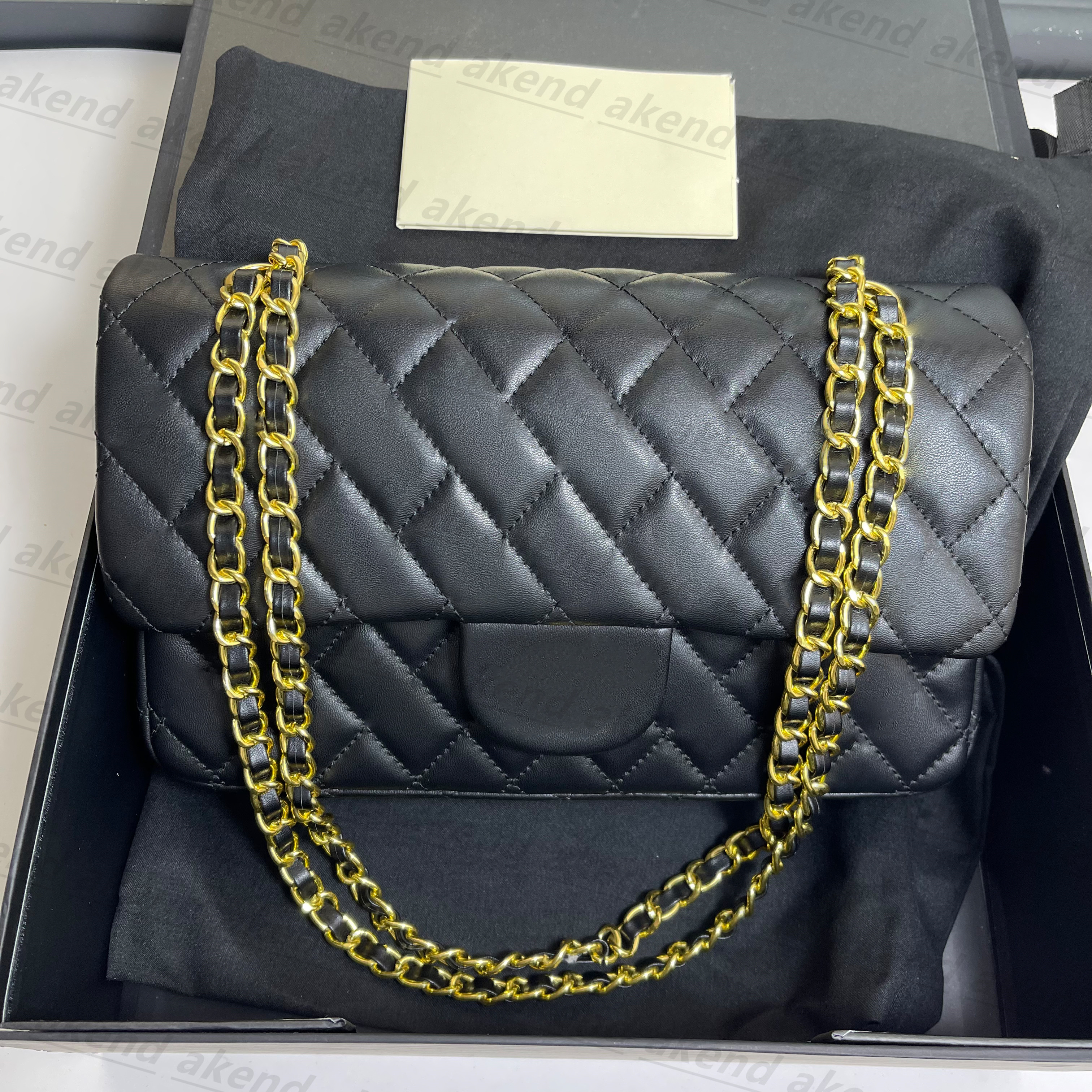 2022 Luxury Designer Sac à bandoulière Sac à la peau d'agneau Sac en cuir authentique Men de femme Tote Tote Sacs de corps Fashion Portefeuille e