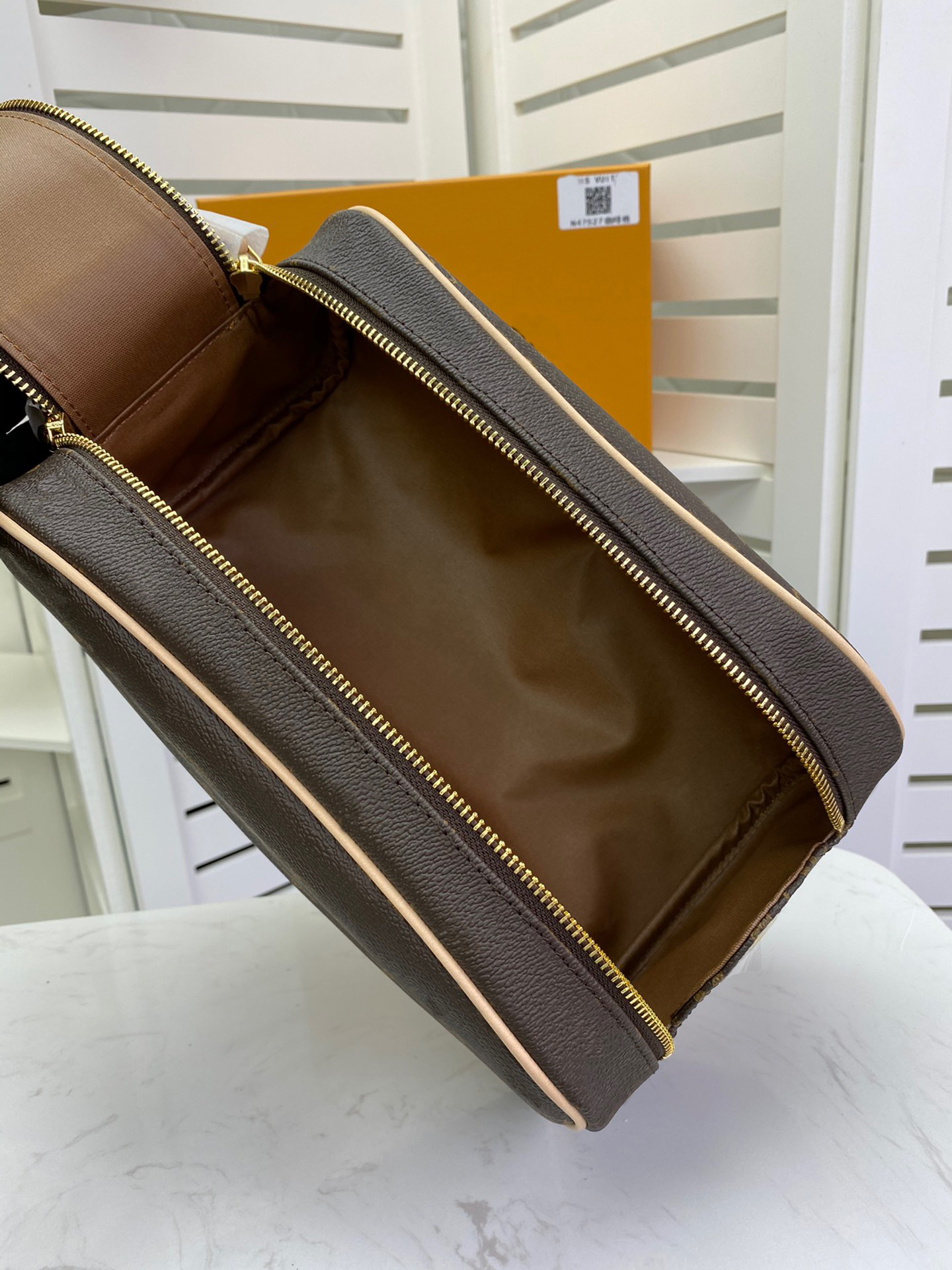 

Toiletry kits high quality travel wash bags women large capacity designer toilet pouch men make up bag purse handbag