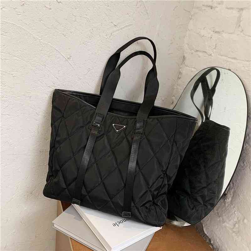 

Handbags Large capacity shoulder bag 2023 new trend simple ringgit leisure Women's portable armpit purses, Khaki