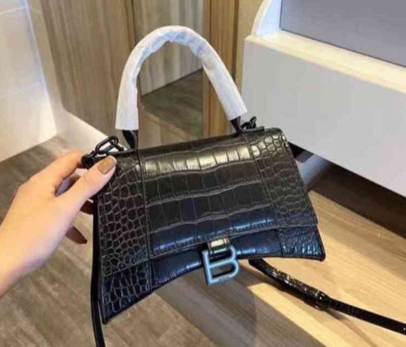 

Home b Hourglass Bag Crocodile Chain One Shoulder Messenger Bag Hand Fashion LeisureBalencaigbags PHZ