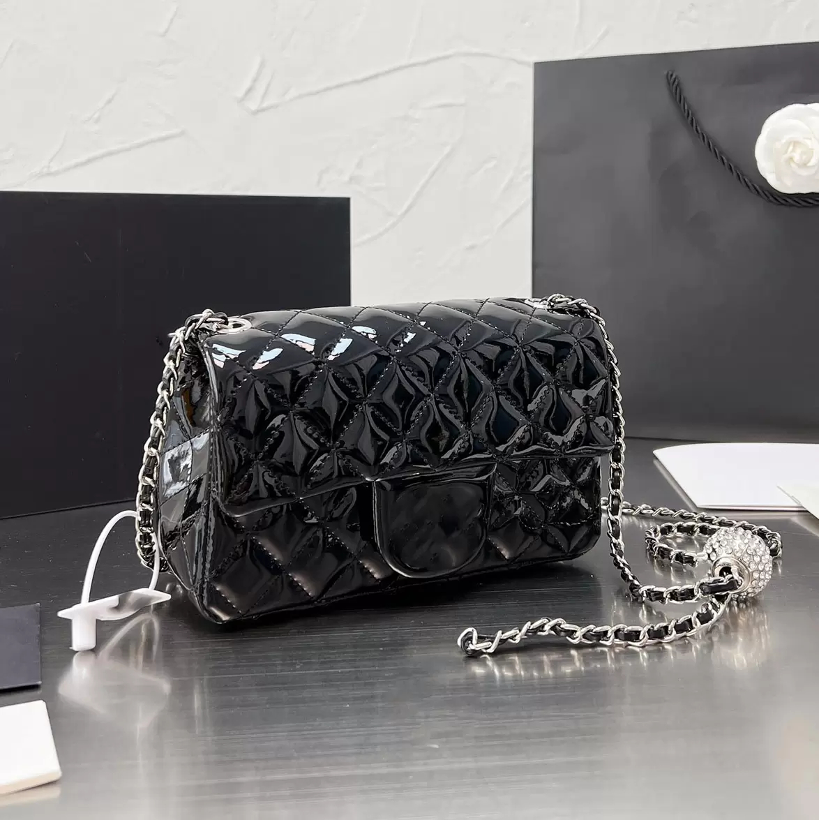 

Flap Bag Diamond Ball With Button Candy Color Premium Patent Leather Classic Quilted Plaid Chain Crossbody Bag Luxury Designer Ladies One Shoulder Handbags Mini