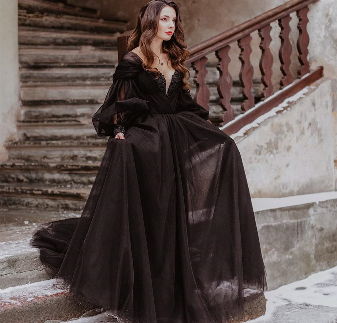 

Classical Black A Line Wedding Dresses Bridal Gowns 2022 Sexy Beaded Long Sleeves Robe De Marrige Sweep Train Tulle Vestidos, Burgundy