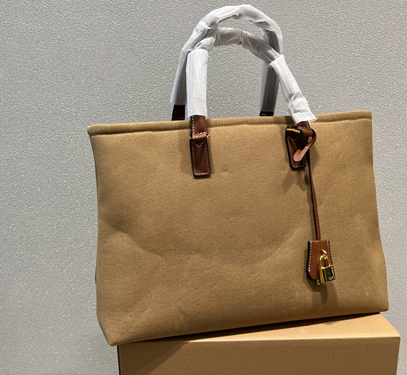 

Duffel Bags Shopping Ttravel Bag 2022 Luxurys Designers SS Lady Fashion Square Bags Plain Shoulder Casual Famous Interior Zipper Pocket Women Popular Handbags, Customize