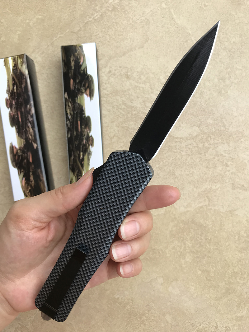 

wholesale Carbon fiber patterns automatic knife (4 kinds of styles) lightweight shank sturdy spring black blade tactical folding knife