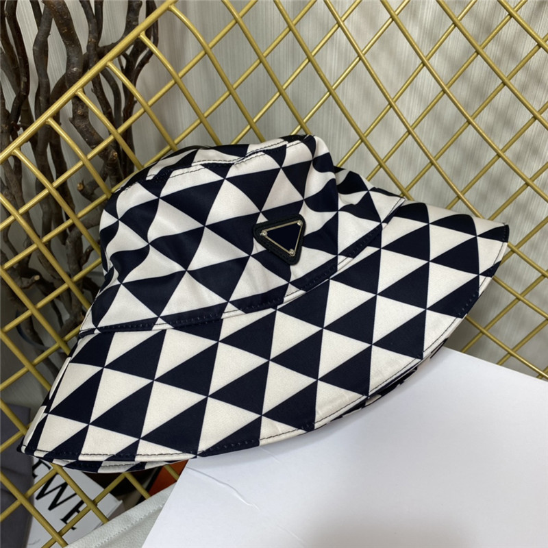 

Plaid Bucket Hats Woman Designer Summer Sunhats Outdoor Holiday Fisher Hat Casquette Mens Beanies Bonnets Designers Caps