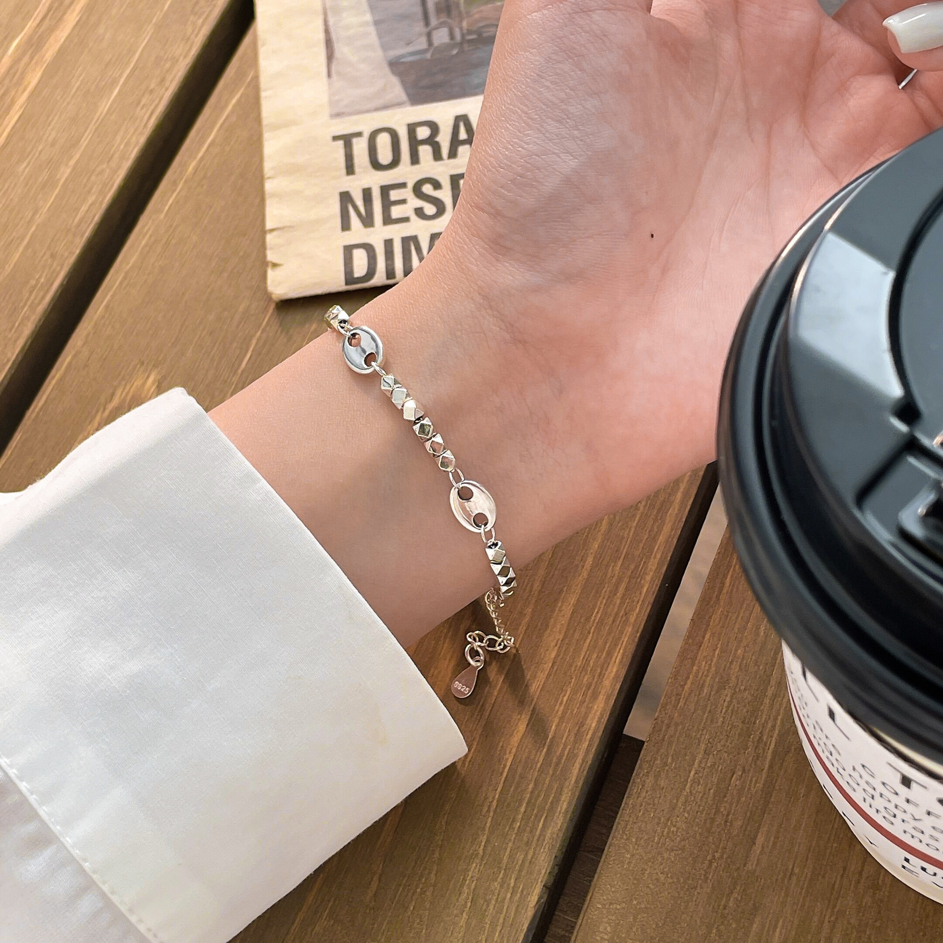 

S925 Sterling Bracelet Female Ins Fashion Versatile Light Luxury Silver Coin Design