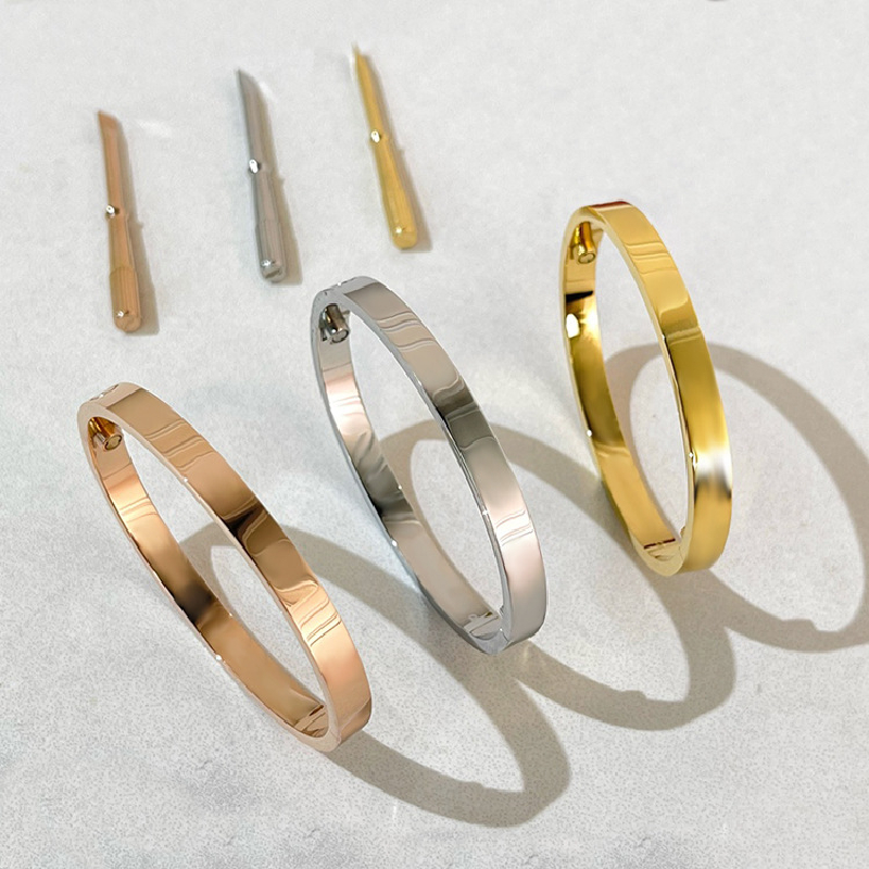 

Designer Design Men and Women Bangle Stainless Steel Couple Bracelets Fashion Jewelry Valentine's Day Gifts