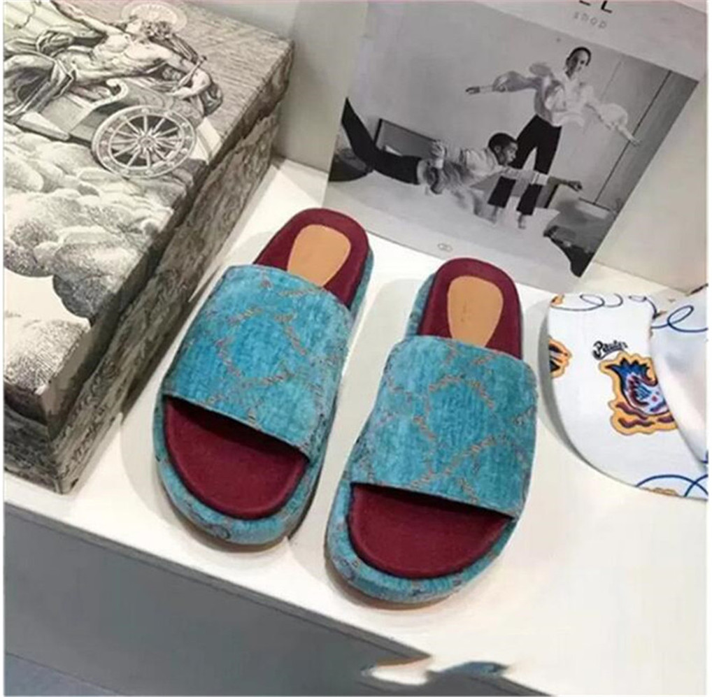 

a1 2022 Designer Womens Sandals Mens Slippers Slide Flip Flops Luxury Flat Thick Bottom Embroidery Printed Jelly Rubber Leather Women Dress Shoes, Go12