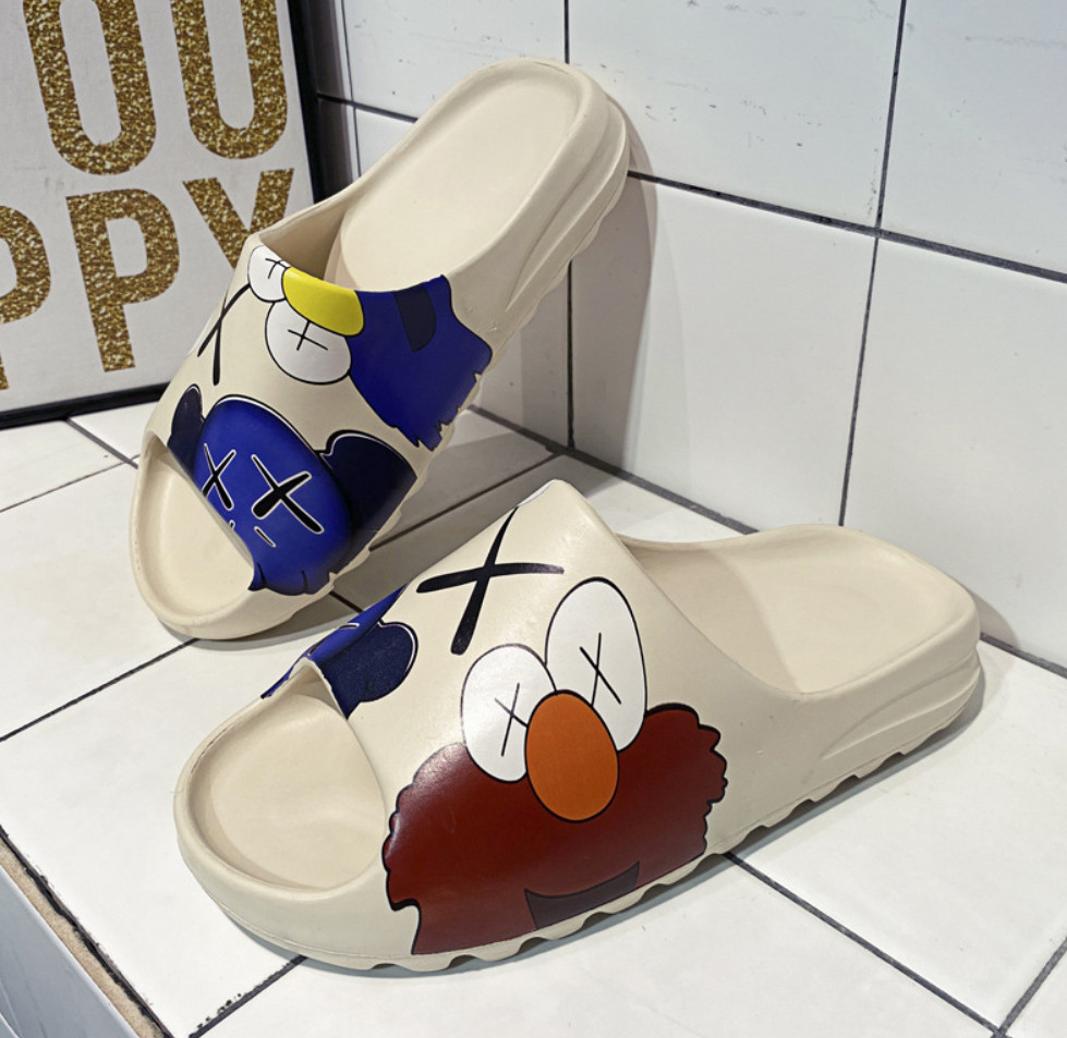 

FootPro Beach Slippers: Non-Slip, Customizable, Stylish Design for Men and Women