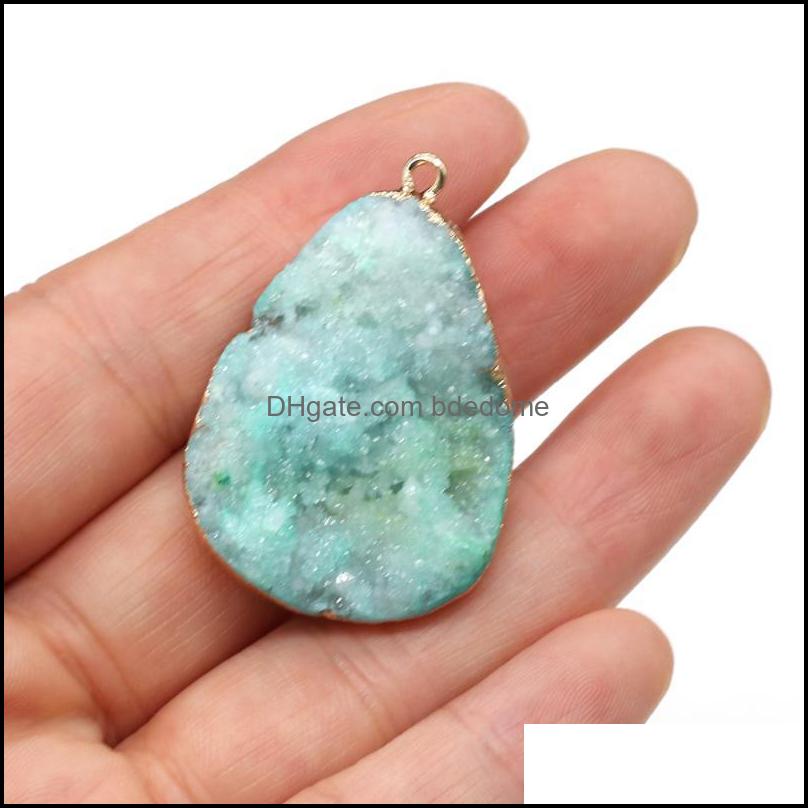 

Pendant Necklaces Pendants Jewelry Natural Stone Gem Irregar Drop Shaped Green Agate Crystal Bud Craft Dht7J