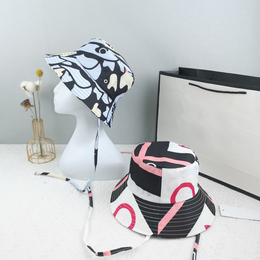 

2022 New Stingy Brim Hats Holiday Garden Designer Flat Hat Letter Print Design for Man Woman 2 Color Top Quality, C1