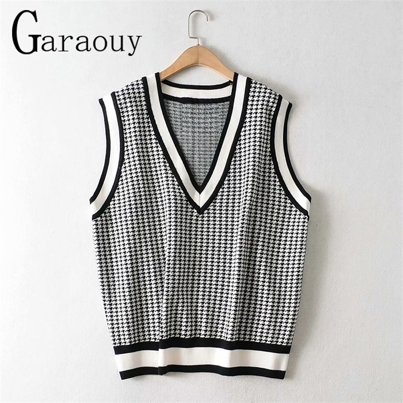 

Garaouy Women Spring Autumn College Style Houndstooth V Neck Vest Loose Sleeveless Knitted Sweater Casual Jumper 220318, Photo color