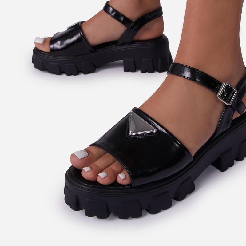 2022 Sandales de mode Chunky Plateforme Femmes Chaussures Open Toe Casual Plage Diapositures Découpeuses Pantoufles Sponde fois Tongs