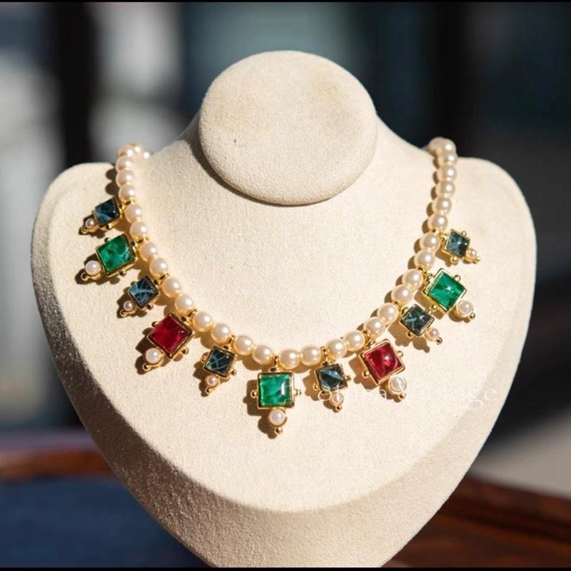 

Pendant Necklaces European And American Medieval Glass Vintage NecklacePendant