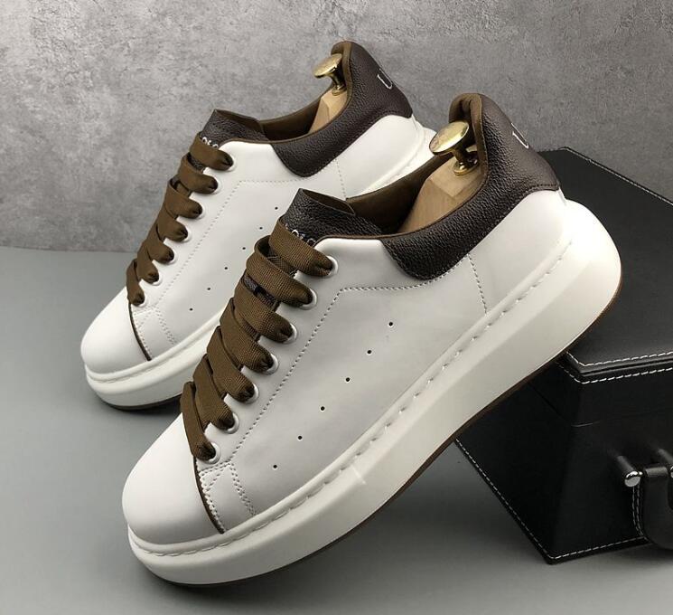 Designer Hommes Petites chaussures blanches Baskets marron Semelle en mousse Respirant Luxe Mode Appartements Rond Toes Confort Casual Lace-Up Pa
